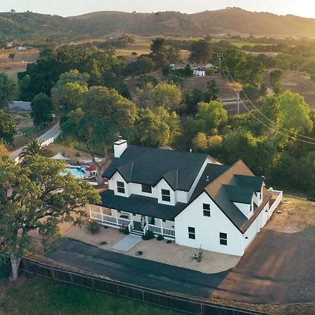 Wine Country Modern Farmhouse With Heated Pool, Hot Tub, Cybertruck 佩索罗伯斯 外观 照片