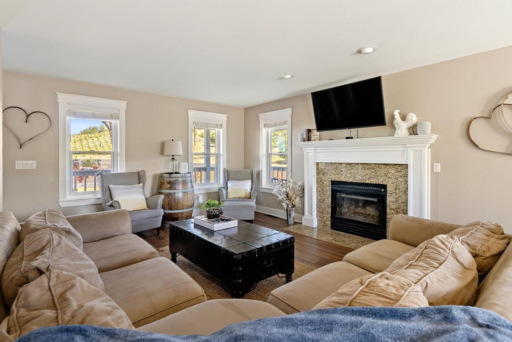 Wine Country Modern Farmhouse With Heated Pool, Hot Tub, Cybertruck 佩索罗伯斯 外观 照片